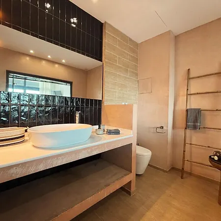 Superior 3-bedroom Cassiope With Private Pool And Breathtaking Sea Views *